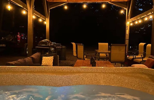 Mayfield Cabin | Peaceful ADK Cabin w/Hot Tub