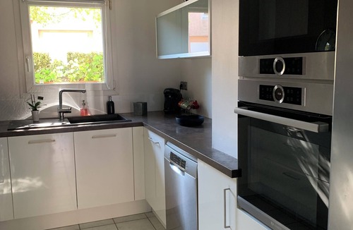 Saint-Gely-du-Fesc House | Peaceful, air-conditioned villa near Montpellier, sea and river. Pets allowed