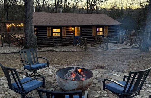 Diamond City Cabin | Peaceful and beautiful cabin by the lake!