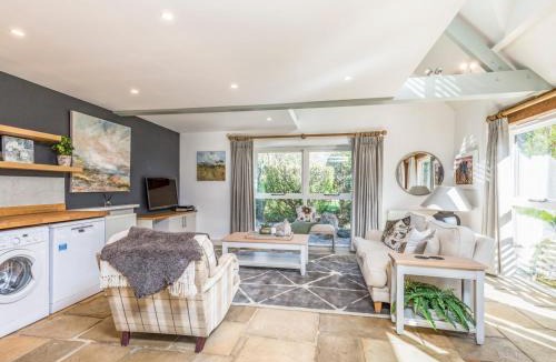 Funtington House | Peaceful and beautiful 1 bedroom barn conversion - Pass the Keys