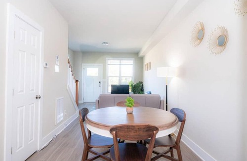 Downtown Apartment | Peaceful and Bright 2BR Duplex