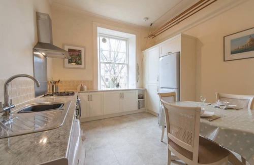 Newington Apartment | Peaceful and convenient apartment ideally situated