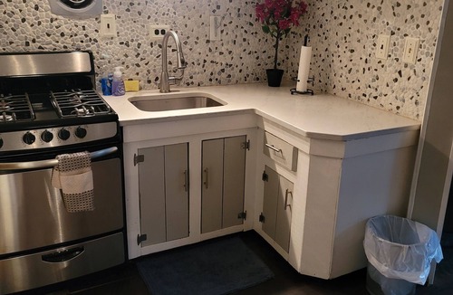 Wayland House | Peaceful and convenient area with tiny house experience