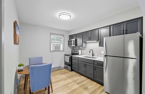 Altoona Apartment | Peaceful and Cozy - 2BR 1BA/Washer/Parking