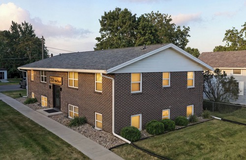 Altoona Apartment | Peaceful and Cozy - 2BR 1BA/Washer/Parking