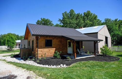 Pacific Cabin | Peaceful and cozy equestrian saturated retreat