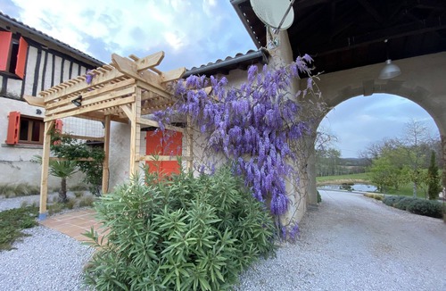 Boulogne-sur-Gesse Cottage | Peaceful and private 2- bed Gite with Pool