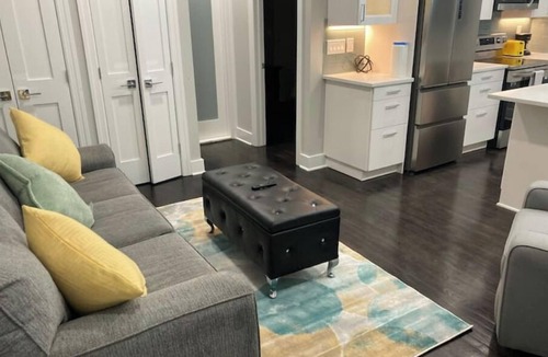 Livingston Apartment | Peaceful and modern retreat