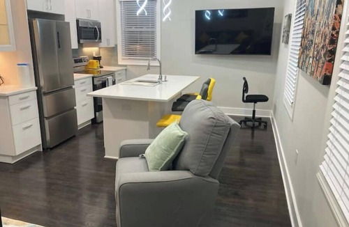 Livingston Apartment | Peaceful and modern retreat