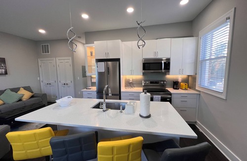 Livingston Apartment | Peaceful and modern retreat