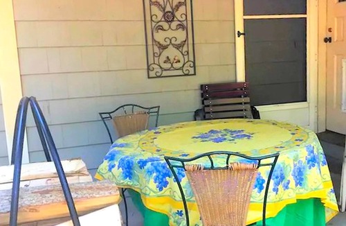 Watertown Cottage | Peaceful and Pet-Friendly Cottage Rental on Picturesque Country Estate near Black Rock State Park, Connecticut