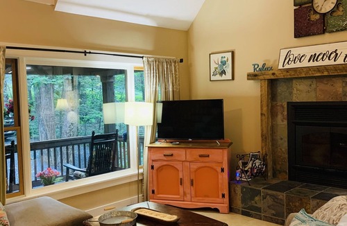 Chestnut Springs House | Peaceful and spacious mountain stay