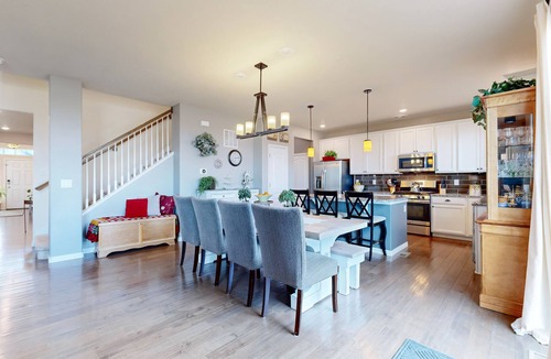 Conservatory House | Peaceful and Spacious~Sleeps 10, Large yard,Fire-pit, Grill, Hot-Tub, Ping Pong~