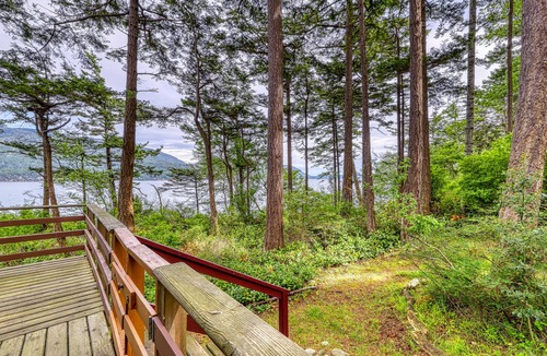 Eastsound Cabin | Peaceful and tranquil rustic cabin on the water