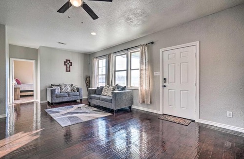 Atascosa House | Peaceful Atascosa Home w/Balcony & Deck!