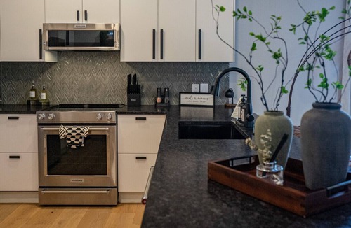 Westcliff Apartment | Peaceful Austin Retreat-Central Austin- 2 bedroom