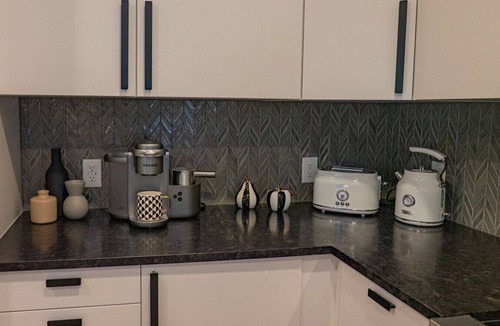 Westcliff Apartment | Peaceful Austin Retreat-Central Austin- 2 bedroom