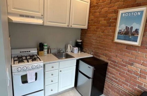 Prudential - St. Botolph Apartment | Peaceful Back Bay Studio