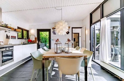 Dronningmolle House | Peaceful beach house life just 50 m from shore