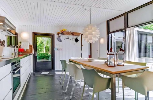 Dronningmolle House | Peaceful beach house life just 50 m from shore