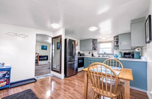 Jackson Park Support Area Cottage | Peaceful Beachfront Cottage - Large Deck & Fire Pit - Gorgeous Views & Wildlife