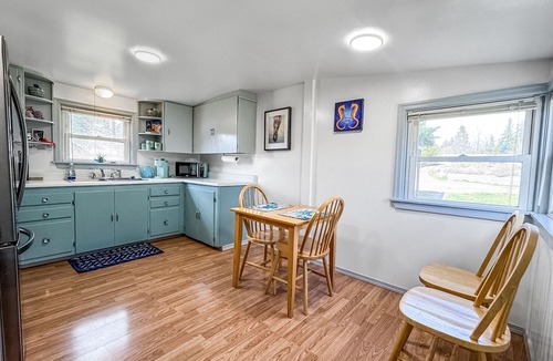 Jackson Park Support Area Cottage | Peaceful Beachfront Cottage - Large Deck & Fire Pit - Gorgeous Views & Wildlife