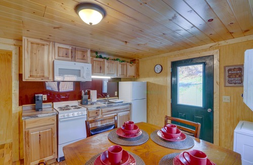 Beattyville Cabin | Peaceful Beattyville Cabin Near Red River Gorge!