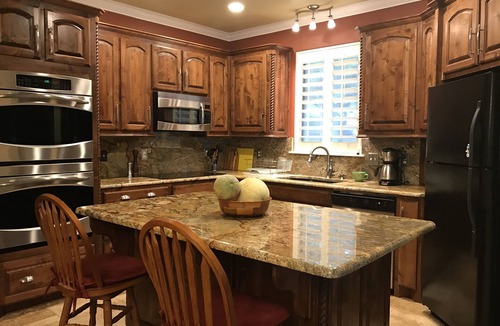 Azle House | Peaceful & Beautiful Lake Front 3 BR/3 BA Hideaway on Eagle Mountain Lake