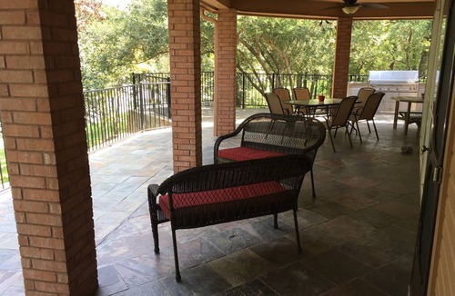 Azle House | Peaceful & Beautiful Lake Front 3 BR/3 BA Hideaway on Eagle Mountain Lake