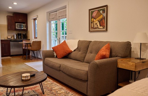 Berkeley Hills Apartment | Peaceful Berkeley Hills Studio - Bay View + Private Deck + Prime Location