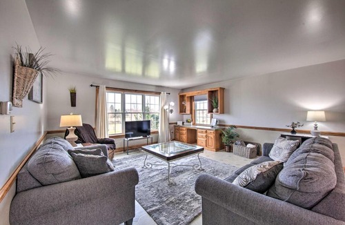 Bird In Hand House | Peaceful Bird in Hand Home w/Farmland Views!