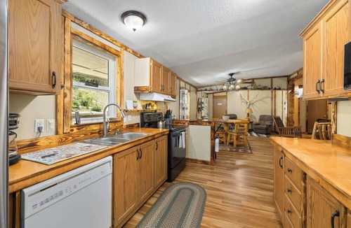 Boise House | Peaceful Boise Retreat 3BR with Cozy Deck