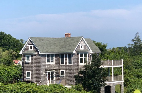 Block Island House | Peaceful, Breezy, Pet Friendly Getaway!
