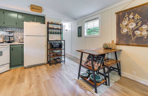 Chester House | Peaceful Brookside Getaway ~10 Mi to Okemo Slopes!