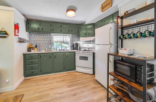 Chester House | Peaceful Brookside Getaway ~10 Mi to Okemo Slopes!