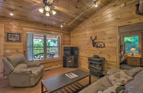 Bryson City House | Peaceful Bryson City Cabin - Fire Pit & Hot Tub!