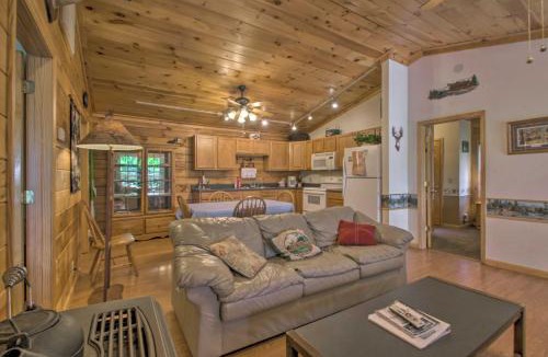 Bryson City House | Peaceful Bryson City Cabin - Fire Pit & Hot Tub!