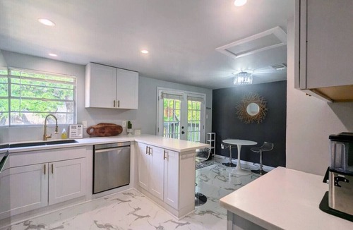 Apache Shores House | ⭐️Peaceful Bungalow⭐️Near 2 Lakes⭐️Private Cowboy Pool⭐️