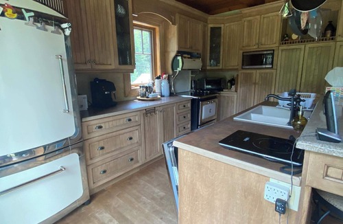 Chateau-Richer Ski Chalet | Peaceful by the River - Havre de Paix