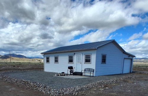 Del Norte House | Peaceful Cabin in the San Luis Valley
