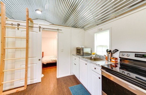 Gordonville Cabin | Peaceful Cabin Near Lake Texoma w/Fire Pit!