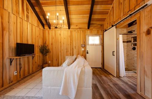 Smithville House | Peaceful Cabin Near Waterfalls Fire Pit & Creek Cabin 1