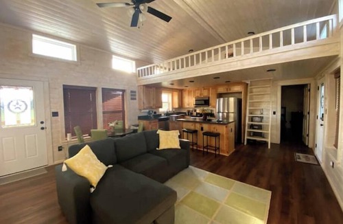 Paige Cabin | Peaceful Cabin on 10 Acres - Firepit & Stargazing