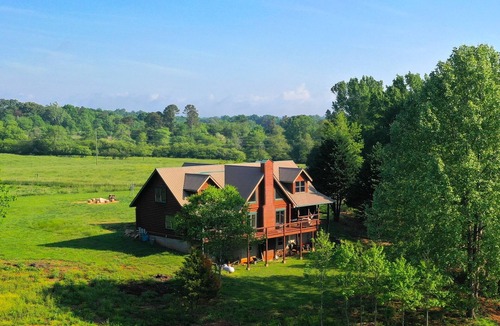 Wiley Cabin | Peaceful Cabin on 6 acres, early check-in, late check-out. 3 master bedrooms