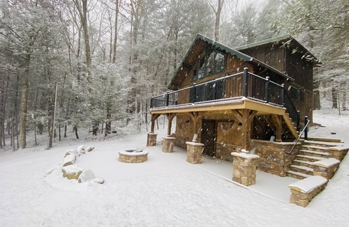 Lairdsville Cabin | Peaceful Cabin overlooking Lake