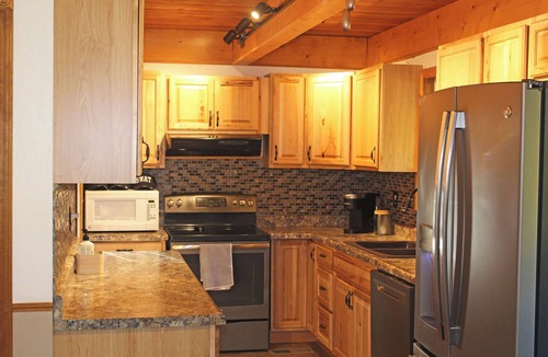 Silver Creek Cabin | Peaceful Cabin Retreat Near Mayfield Lake- Boating, Fishing, Hunting, Hiking