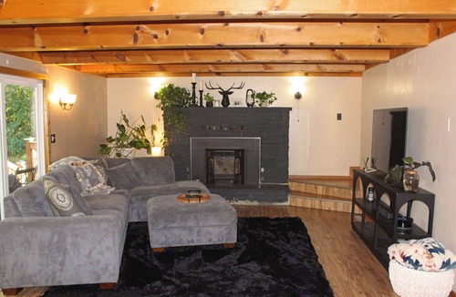 Silver Creek Cabin | Peaceful Cabin Retreat Near Mayfield Lake- Boating, Fishing, Hunting, Hiking