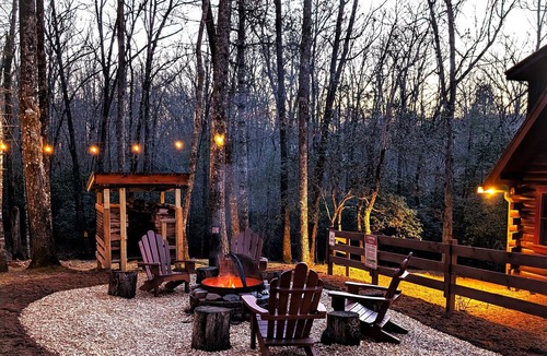 Brasstown Cabin | Peaceful Cabin Retreat w/Fishing Pond, near Folk School. WiFi, Pet Friendly!