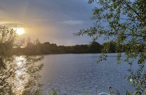 Hoddesdon House | Peaceful,Captivating Home with Idylic Surroundings