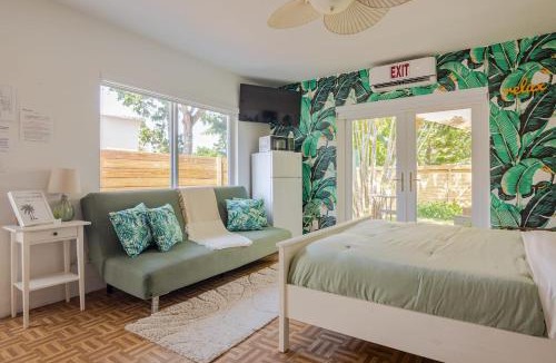 Royal Poinciana House | Peaceful Casita near Hollywood Beach & essentials
